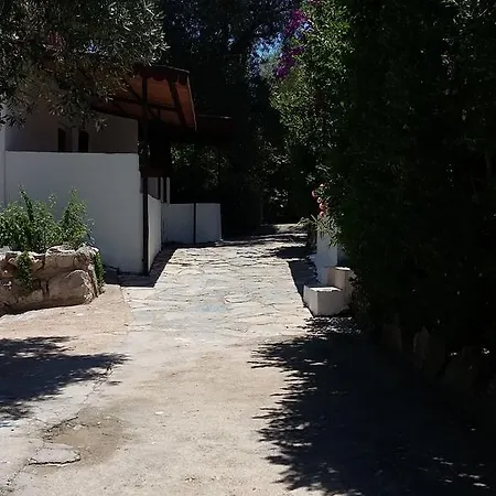 Deren Apart Hotel apartamentowy Guvercinlik (Bodrum)
